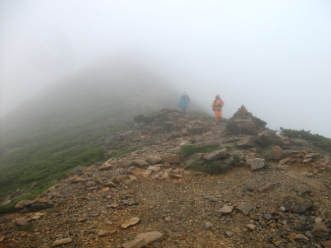 100703霧の下り硫黄岳a 050.jpg